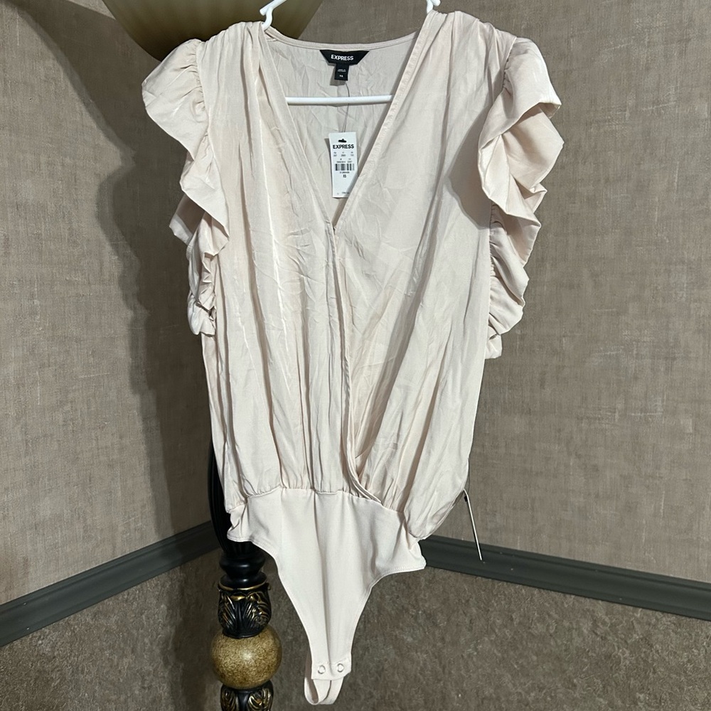 EXPRESS Women's tan/cream Bodysuit Faux Wrap Flutter Sleeve Thong Blouse